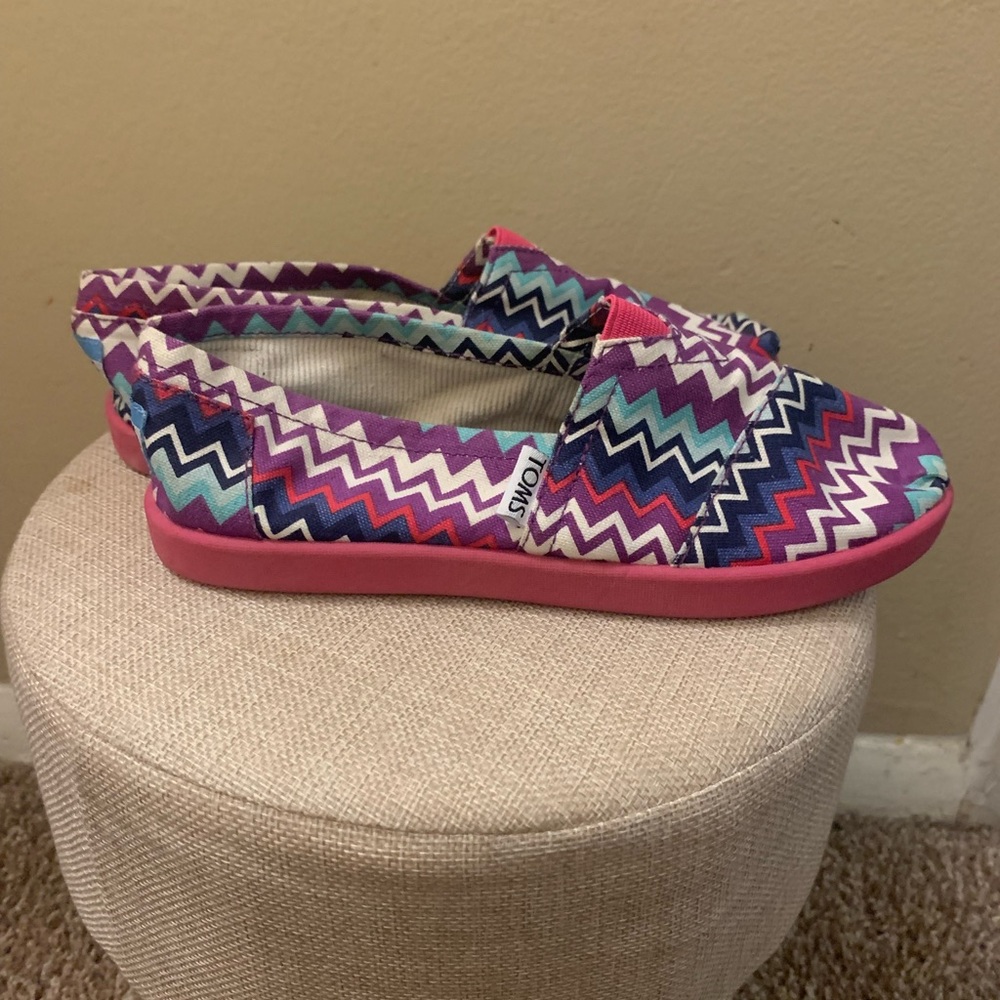 Toms - Picture 3 of 7